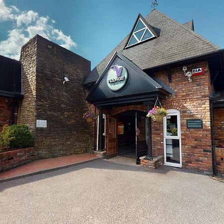 Village Hotel Manchester Hyde Εξωτερικό φωτογραφία
