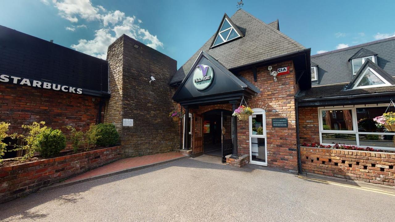 Village Hotel Manchester Hyde Εξωτερικό φωτογραφία