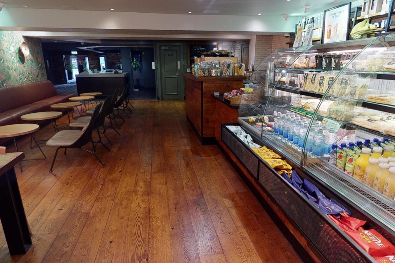 Village Hotel Manchester Hyde Εξωτερικό φωτογραφία