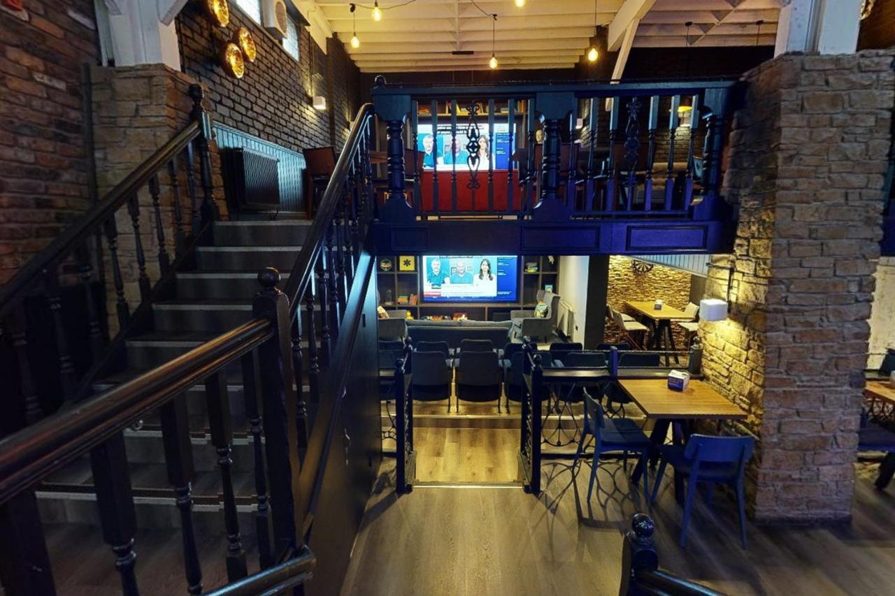 Village Hotel Manchester Hyde Εξωτερικό φωτογραφία