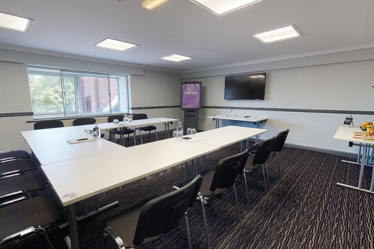 Village Hotel Manchester Hyde Εξωτερικό φωτογραφία