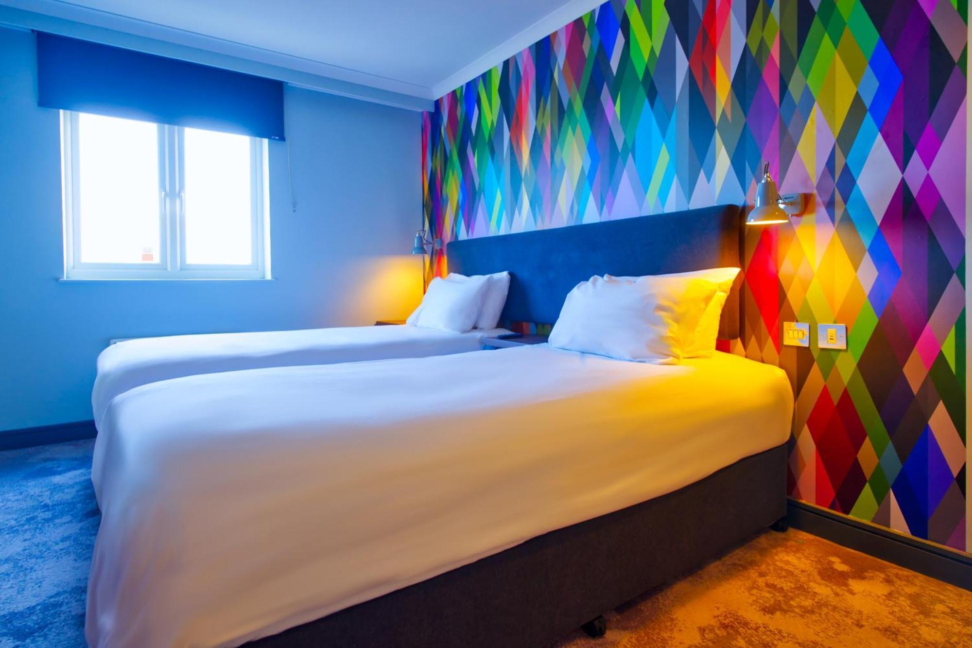 Village Hotel Manchester Hyde Εξωτερικό φωτογραφία
