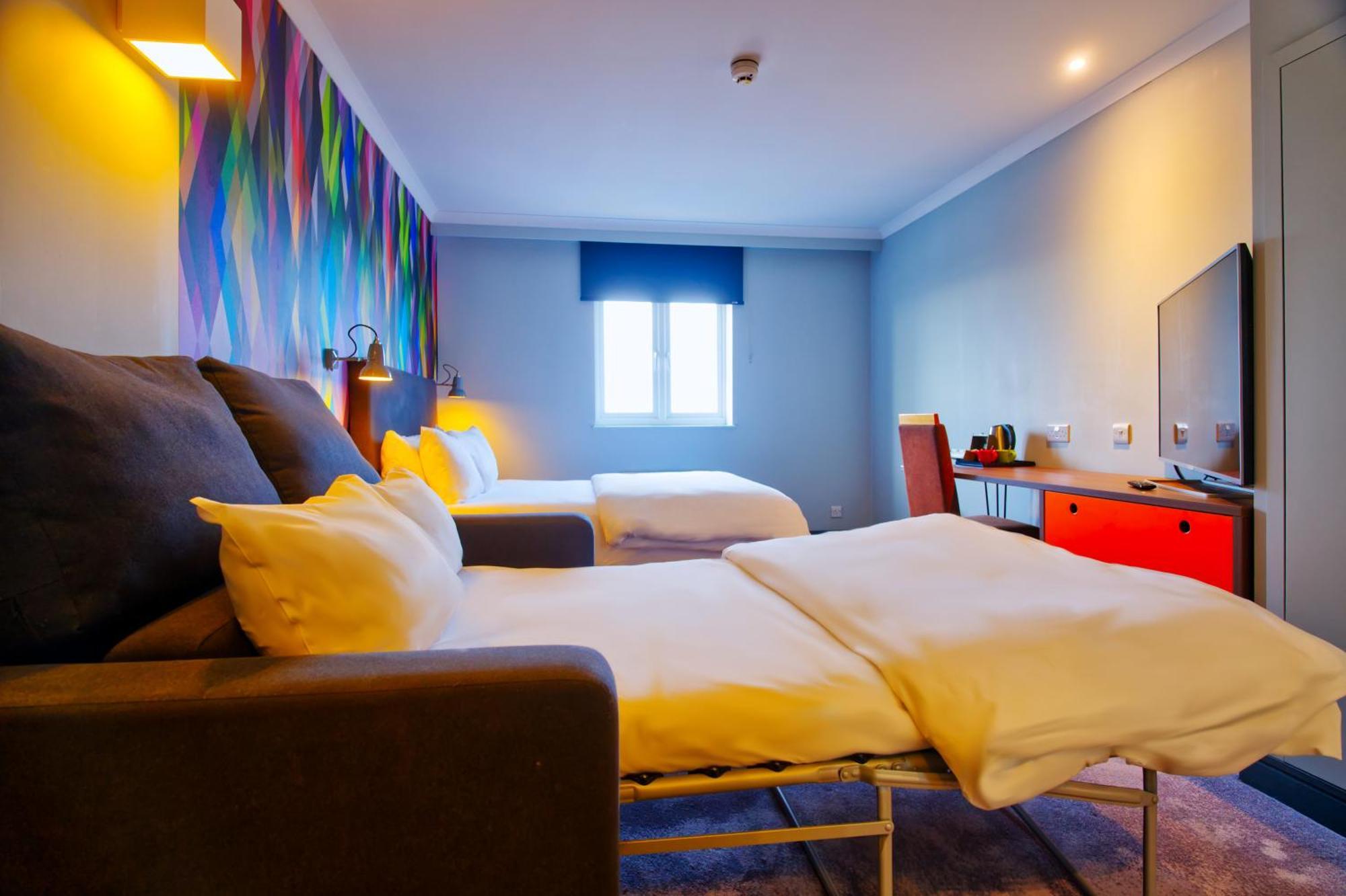 Village Hotel Manchester Hyde Εξωτερικό φωτογραφία