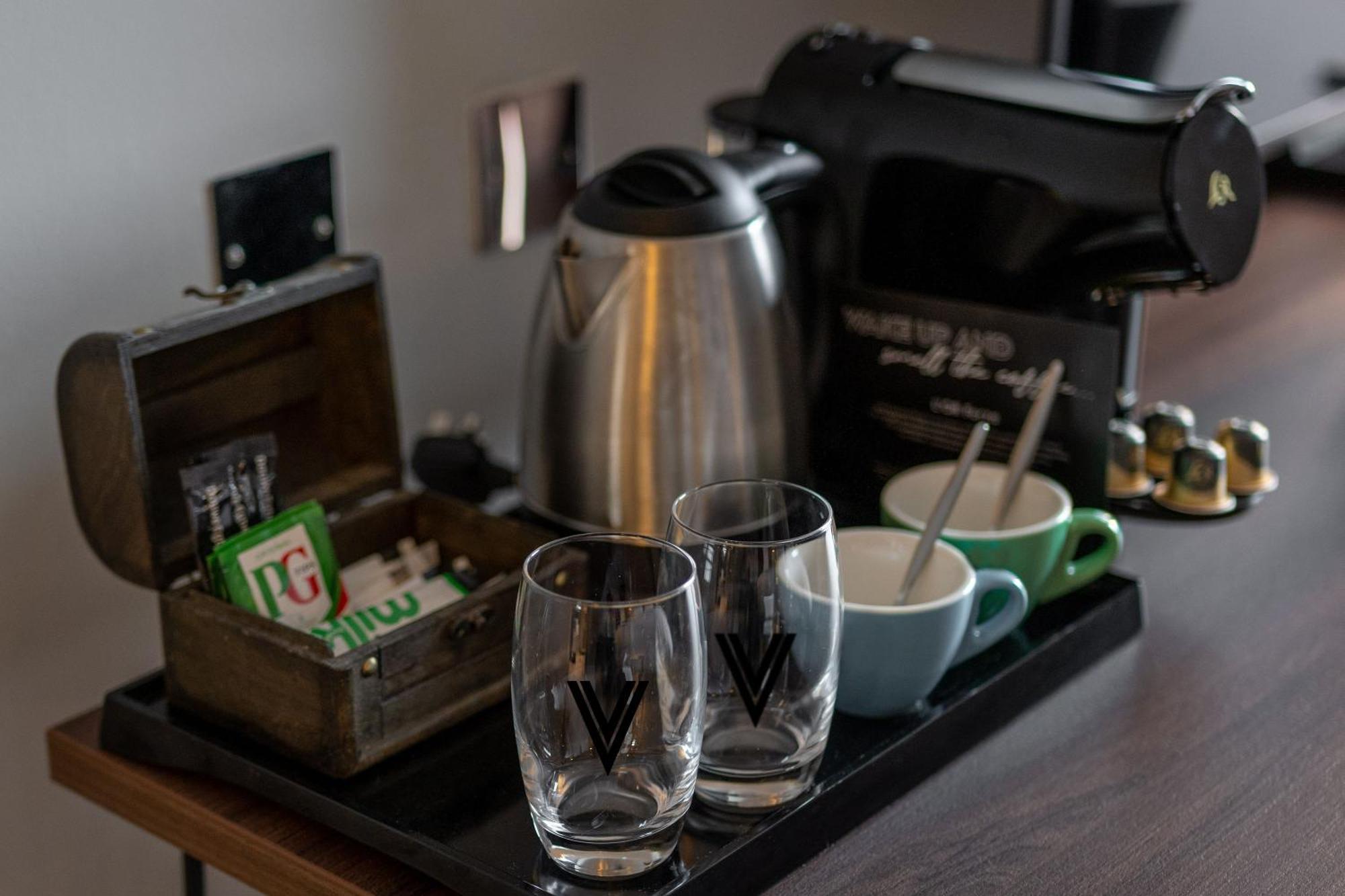 Village Hotel Manchester Hyde Εξωτερικό φωτογραφία