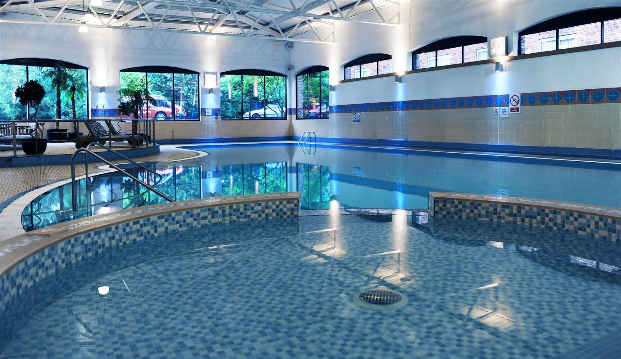 Village Hotel Manchester Hyde Εξωτερικό φωτογραφία
