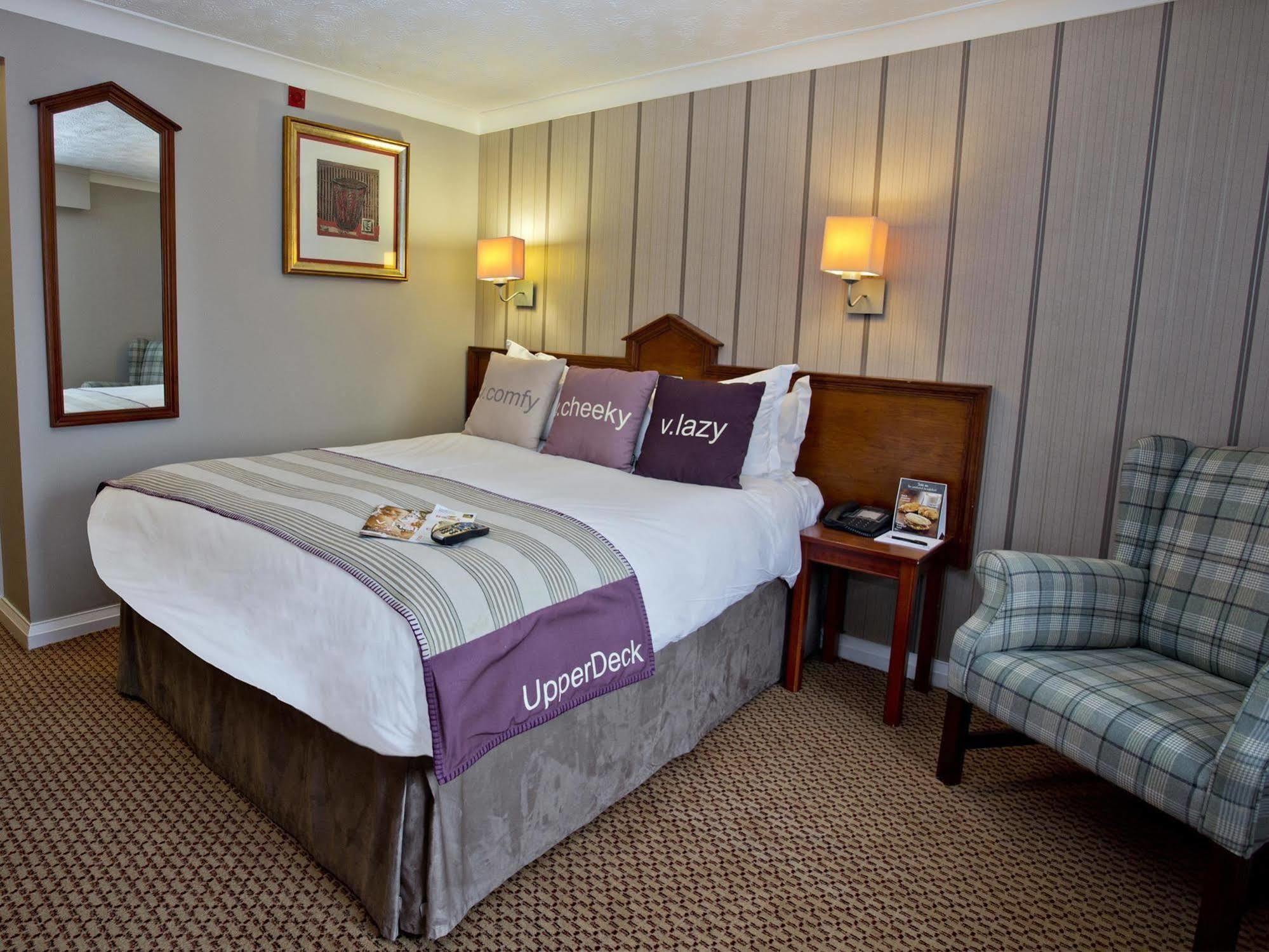 Village Hotel Manchester Hyde Εξωτερικό φωτογραφία