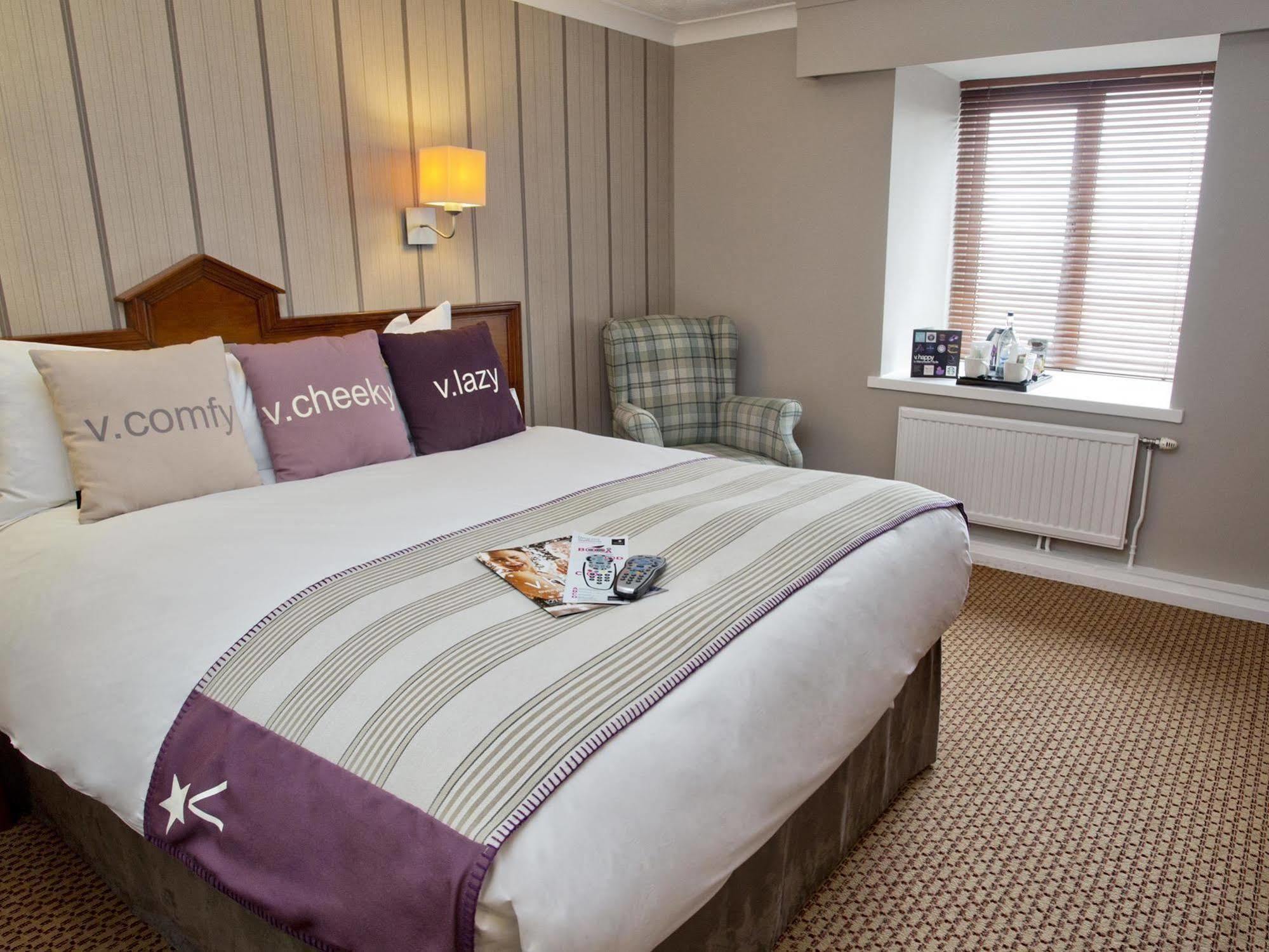 Village Hotel Manchester Hyde Εξωτερικό φωτογραφία