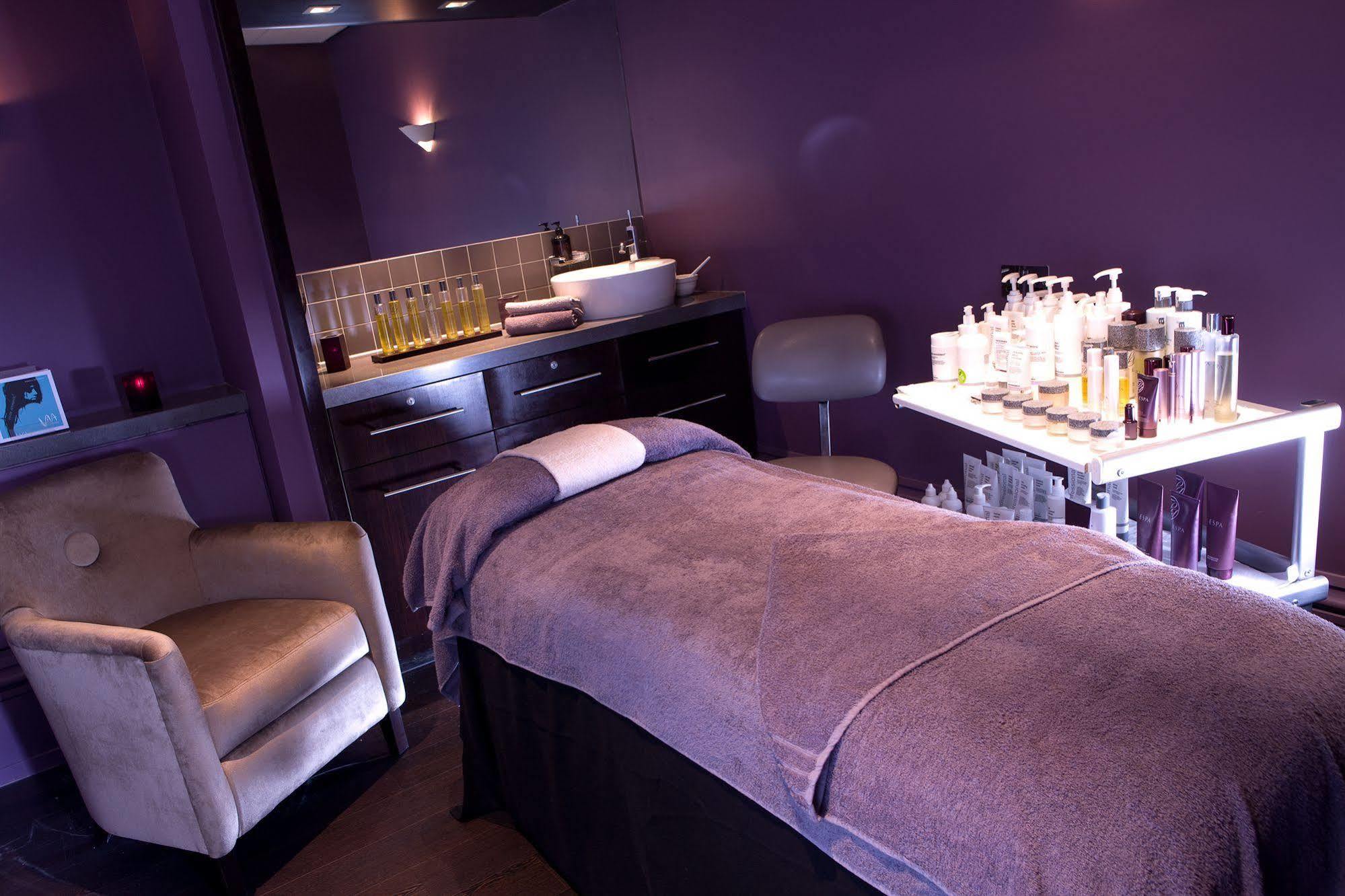 Village Hotel Manchester Hyde Εξωτερικό φωτογραφία